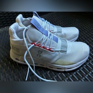 On cloud novas size 8.5